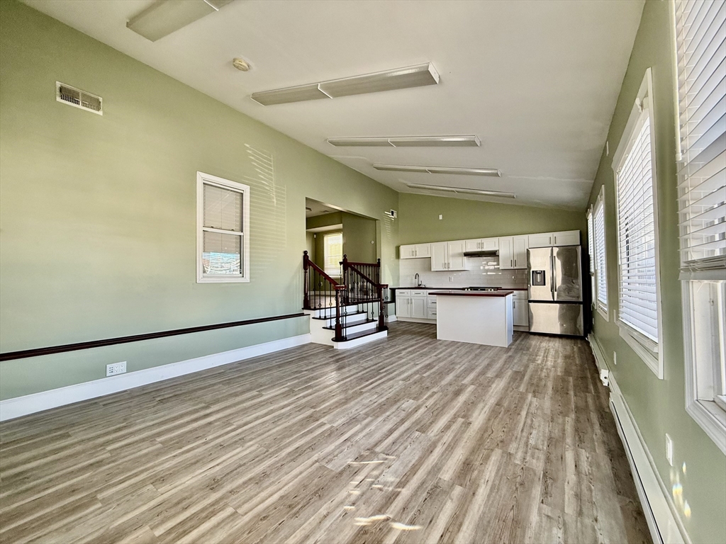 545 Brayton Ave, Fall River, Massachusetts, 6 Bedrooms Bedrooms, 10 Rooms Rooms,2 BathroomsBathrooms,Residential Income,For Sale,Brayton Ave,73474644