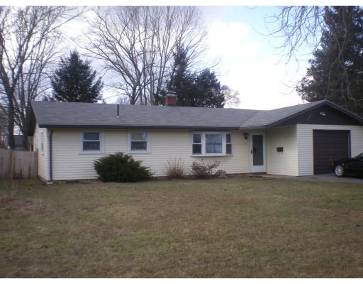 60 Clara Rd, Brockton, Massachusetts, 3 Bedrooms Bedrooms, 6 Rooms Rooms,1 BathroomBathrooms,Residential,For Sale,Clara Rd,73474291