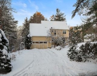 12 Campmeeting Rd, Topsfield, Massachusetts, 3 Bedrooms Bedrooms, 10 Rooms Rooms,2.5 BathroomsBathrooms,Residential,For Sale,Campmeeting Rd,73474598