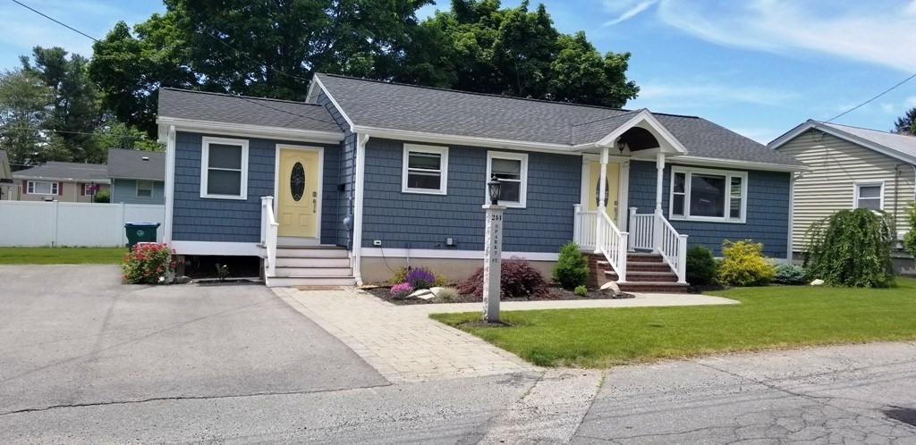 244 Sparks St, Lowell, Massachusetts, 3 Bedrooms Bedrooms, 5 Rooms Rooms,1 BathroomBathrooms,Residential Lease,For Rent,Sparks St,73474610