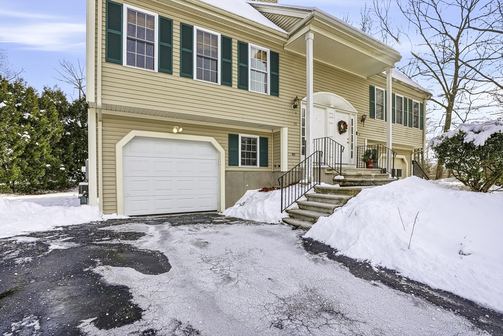 55 Arrowwood Dr, Shrewsbury, Massachusetts, 2 Bedrooms Bedrooms, 6 Rooms Rooms,2 BathroomsBathrooms,Residential Lease,For Rent,Arrowwood Dr,73474623