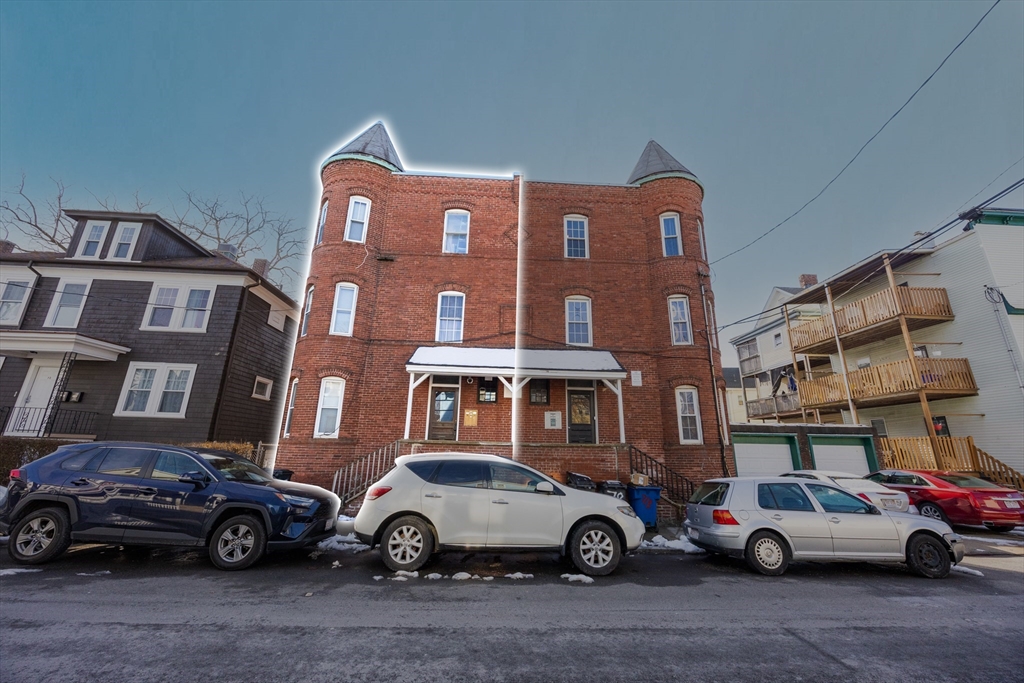 76 Belden St, Boston, Massachusetts, 6 Bedrooms Bedrooms, 12 Rooms Rooms,3 BathroomsBathrooms,Residential Income,For Sale,Belden St,73474627