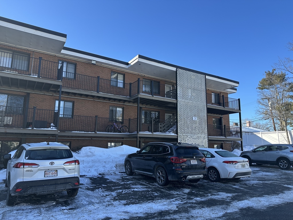 3 Arizona Terrace, Arlington, Massachusetts, 1 Bedroom Bedrooms, 3 Rooms Rooms,1 BathroomBathrooms,Residential Lease,For Rent,Arizona Terrace,73474660