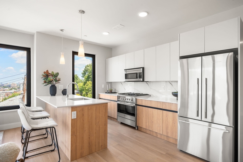 249 Corey Rd, Boston, Massachusetts, 2 Bedrooms Bedrooms, 4 Rooms Rooms,2 BathroomsBathrooms,Residential,For Sale,Corey Rd,73474670