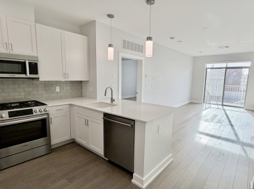 65 Washington Street, Salem, Massachusetts, 2 Bedrooms Bedrooms, 4 Rooms Rooms,2 BathroomsBathrooms,Residential Lease,For Rent,Washington Street,73474687