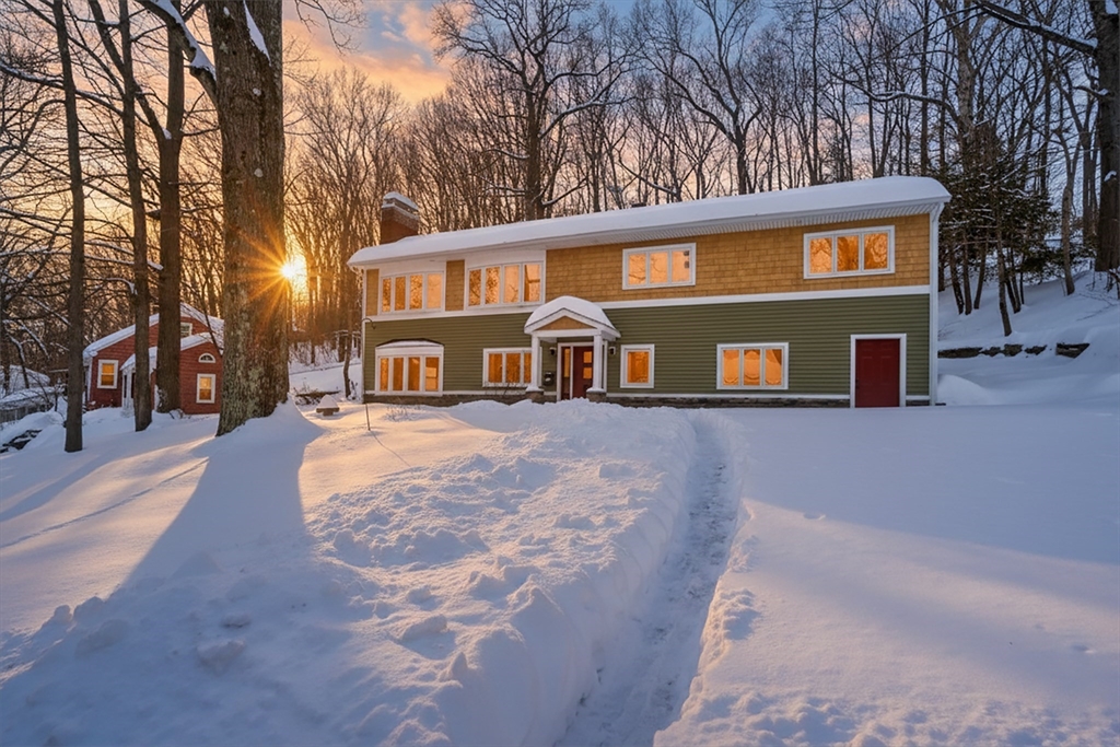 34 Harvey Ln, Westborough, Massachusetts, 4 Bedrooms Bedrooms, 8 Rooms Rooms,2 BathroomsBathrooms,Residential,For Sale,Harvey Ln,73474686