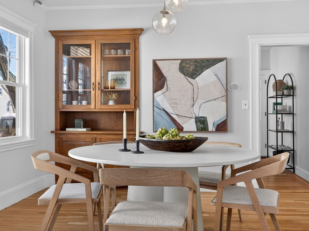 57 Lexington St, Watertown, Massachusetts, 3 Bedrooms Bedrooms, 9 Rooms Rooms,2 BathroomsBathrooms,Residential,For Sale,Lexington St,73474688