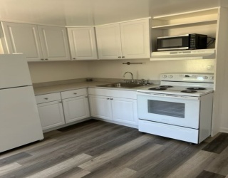 87 N High, Derry, New Hampshire, 2 Bedrooms Bedrooms, 5 Rooms Rooms,1 BathroomBathrooms,Residential Lease,For Rent,N High,73474705