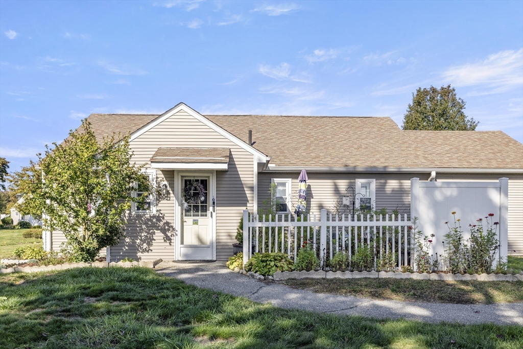 1183 James St, Chicopee, Massachusetts, 2 Bedrooms Bedrooms, 4 Rooms Rooms,2 BathroomsBathrooms,Residential,For Sale,James St,73440896