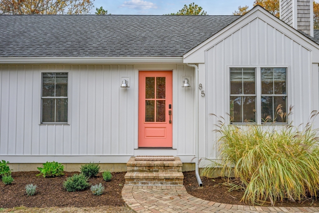 85 Kompass Dr, Falmouth, Massachusetts, 3 Bedrooms Bedrooms, 5 Rooms Rooms,2 BathroomsBathrooms,Residential,For Sale,Kompass Dr,73456323