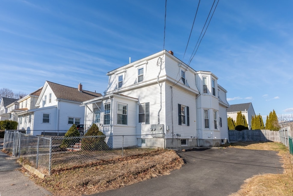 23 Myrtle St, Quincy, Massachusetts, 6 Bedrooms Bedrooms, 10 Rooms Rooms,2 BathroomsBathrooms,Residential Income,For Sale,Myrtle St,73463500