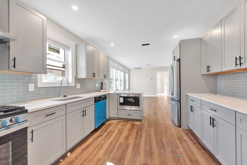 55-57 Bailey Road, Somerville, Massachusetts, 6 Bedrooms Bedrooms, 8 Rooms Rooms,5 BathroomsBathrooms,Residential Lease,For Rent,Bailey Road,73474785