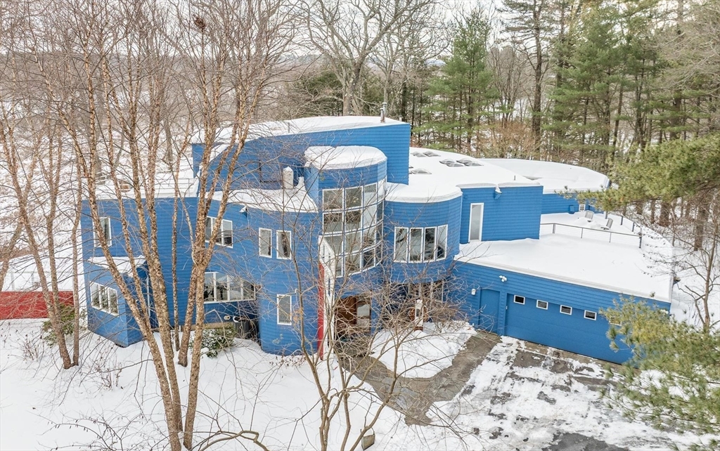 389 River Rd, Carlisle, Massachusetts, 8 Bedrooms Bedrooms, 11 Rooms Rooms,6.5 BathroomsBathrooms,Residential,For Sale,River Rd,73474797