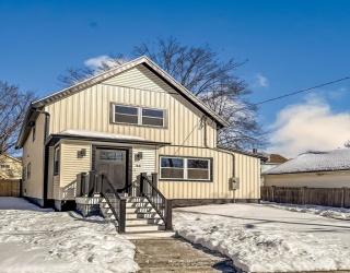 44 Sherman St, Medford, Massachusetts, 4 Bedrooms Bedrooms, 6 Rooms Rooms,2.5 BathroomsBathrooms,Residential,For Sale,Sherman St,73474805