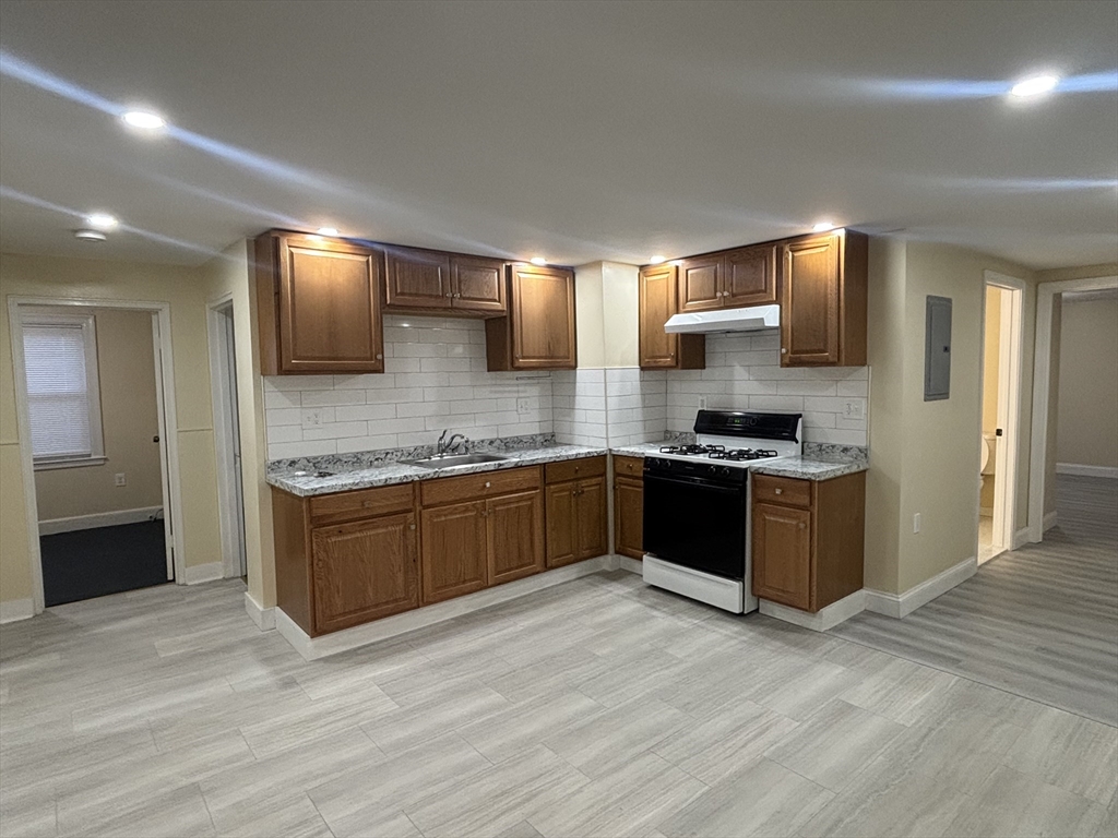 50 Meadowbank Ave, Boston, Massachusetts, 4 Bedrooms Bedrooms, 6 Rooms Rooms,1 BathroomBathrooms,Residential Lease,For Rent,Meadowbank Ave,73474874