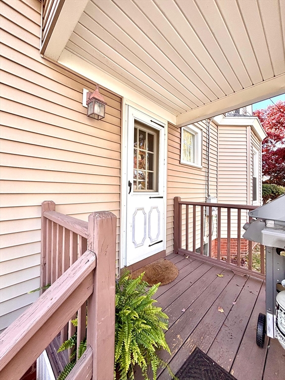 104 Saint James Ave, Holyoke, Massachusetts, 2 Bedrooms Bedrooms, 4 Rooms Rooms,1 BathroomBathrooms,Residential Lease,For Rent,Saint James Ave,73474887