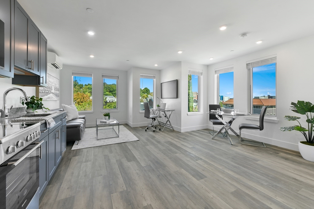 585 Essex, Lynn, Massachusetts, 1 Bedroom Bedrooms, 2 Rooms Rooms,1 BathroomBathrooms,Residential Lease,For Rent,Essex,73474893