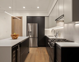 388 Washington Street, Quincy, Massachusetts, 2 Bedrooms Bedrooms, 4 Rooms Rooms,2 BathroomsBathrooms,Residential,For Sale,Washington Street,73474926