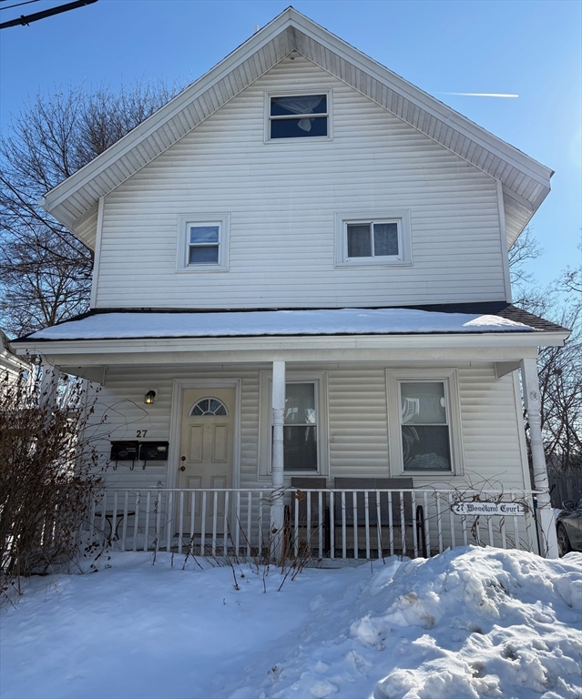 27 Woodland Ct, Lawrence, Massachusetts, 3 Bedrooms Bedrooms, 7 Rooms Rooms,2 BathroomsBathrooms,Residential Income,For Sale,Woodland Ct,73474881
