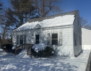 944 Wilbraham Rd, Springfield, Massachusetts, 4 Bedrooms Bedrooms, 6 Rooms Rooms,1 BathroomBathrooms,Residential,For Sale,Wilbraham Rd,73474825