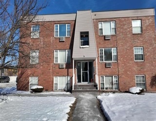 99 Cluff Crossing Rd, Salem, New Hampshire, 2 Bedrooms Bedrooms, 4 Rooms Rooms,1 BathroomBathrooms,Residential,For Sale,Cluff Crossing Rd,73474849