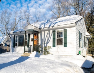 12 Wilmot St, Fitchburg, Massachusetts, 2 Bedrooms Bedrooms, 4 Rooms Rooms,1 BathroomBathrooms,Residential,For Sale,Wilmot St,73474852