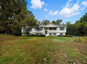 98 Brookhaven Dr, East Longmeadow, Massachusetts, 3 Bedrooms Bedrooms, 8 Rooms Rooms,2 BathroomsBathrooms,Residential,For Sale,Brookhaven Dr,73442788
