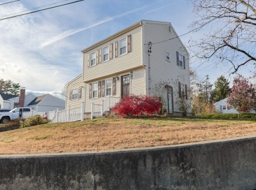 1 Revere Drive, Foxboro, Massachusetts, 3 Bedrooms Bedrooms, 7 Rooms Rooms,1.5 BathroomsBathrooms,Residential,For Sale,Revere Drive,73452963