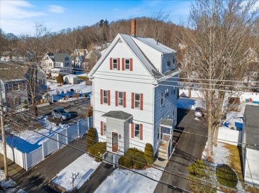 129 Friend St, Amesbury, Massachusetts, 2 Bedrooms Bedrooms, 4 Rooms Rooms,1 BathroomBathrooms,Residential Lease,For Rent,Friend St,73461713 129 Friend St, Amesbury, Massachusetts, 2 Bedrooms Bedrooms, 4 Rooms Rooms,1 BathroomBathrooms,Residential Lease,For Rent,Friend St,73461713