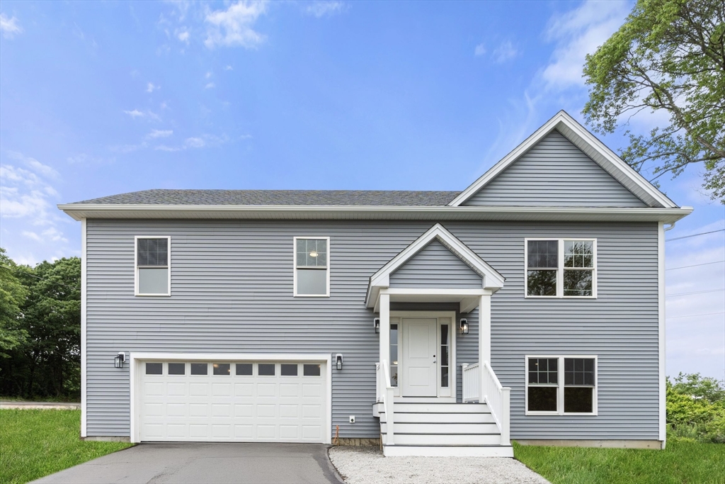 12 Bronson St, Fall River, Massachusetts, 4 Bedrooms Bedrooms, 9 Rooms Rooms,3 BathroomsBathrooms,Residential,For Sale,Bronson St,73427002