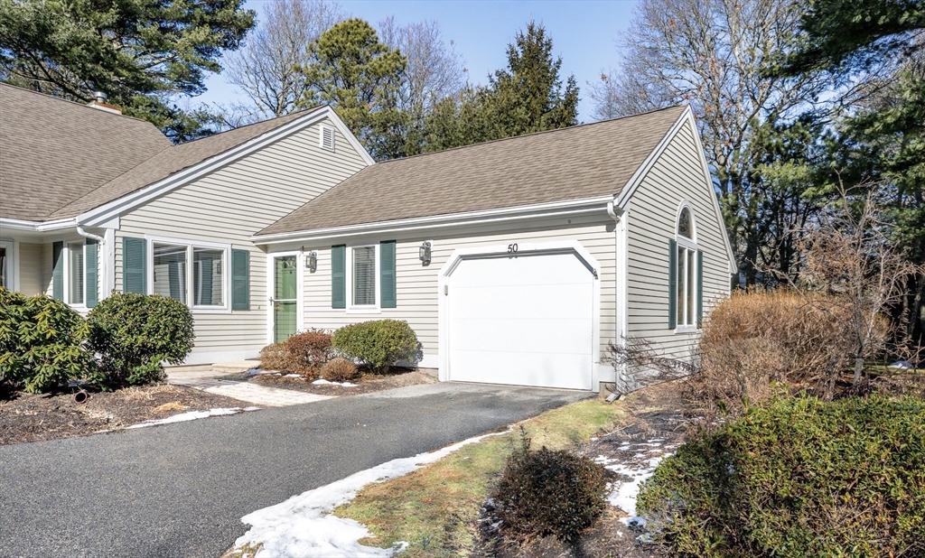 50 Pine Hill Blvd, Mashpee, Massachusetts, 2 Bedrooms Bedrooms, 4 Rooms Rooms,2 BathroomsBathrooms,Residential,For Sale,Pine Hill Blvd,73474941