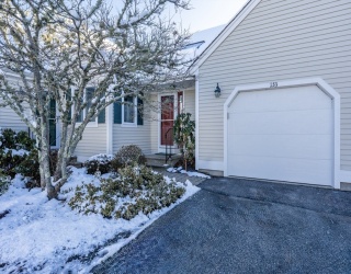 153 Leisure Green Dr, Mashpee, Massachusetts, 2 Bedrooms Bedrooms, 6 Rooms Rooms,3.5 BathroomsBathrooms,Residential,For Sale,Leisure Green Dr,73474940