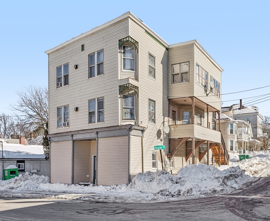 355 Main St, Clinton, Massachusetts, 9 Bedrooms Bedrooms, 15 Rooms Rooms,3 BathroomsBathrooms,Residential Income,For Sale,Main St,73474970