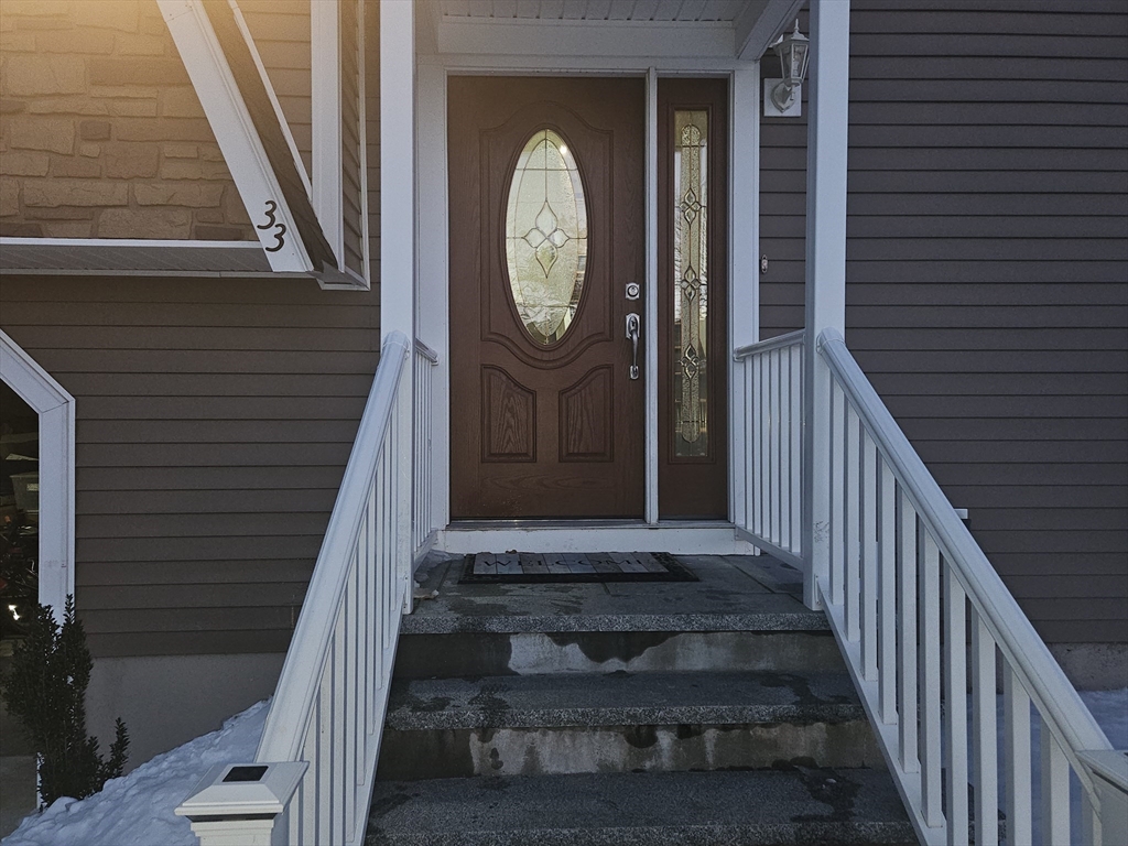 33 Hemlock Ter, Randolph, Massachusetts, 3 Bedrooms Bedrooms, 6 Rooms Rooms,2.5 BathroomsBathrooms,Residential,For Sale,Hemlock Ter,73474972