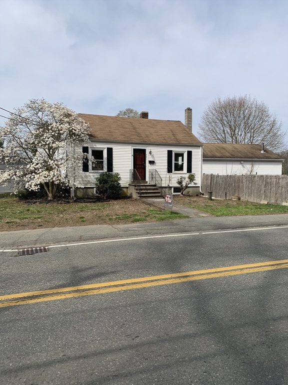 383 Summer Street, Brockton, Massachusetts, 2 Bedrooms Bedrooms, 9 Rooms Rooms,1.5 BathroomsBathrooms,Residential,For Sale,Summer Street,73474974