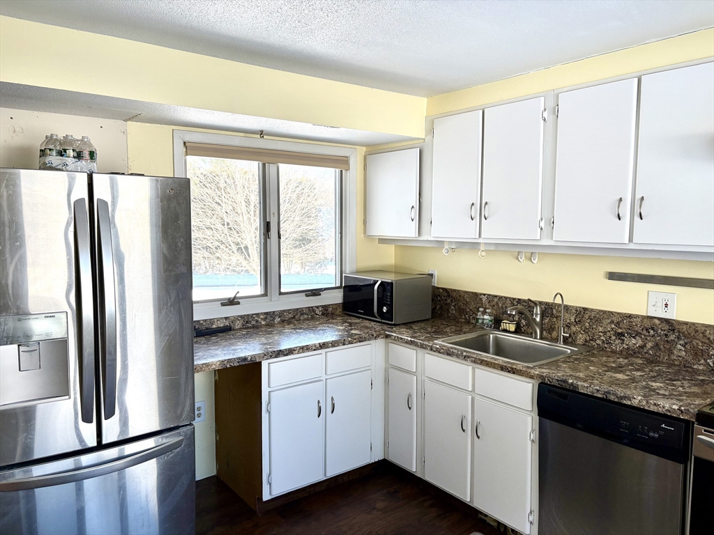 1 Autumn Lane, Amherst, Massachusetts, 3 Bedrooms Bedrooms, 5 Rooms Rooms,1.5 BathroomsBathrooms,Residential,For Sale,Autumn Lane,73474988