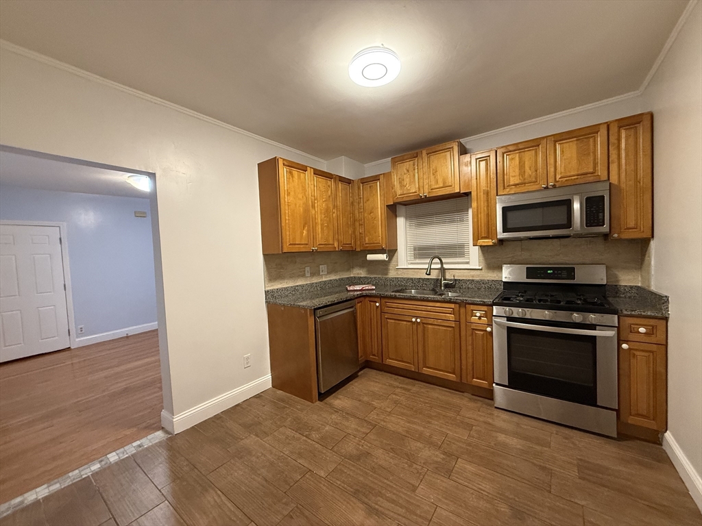 23 Myrtle St, Quincy, Massachusetts, 3 Bedrooms Bedrooms, 5 Rooms Rooms,1 BathroomBathrooms,Residential Lease,For Rent,Myrtle St,73475030