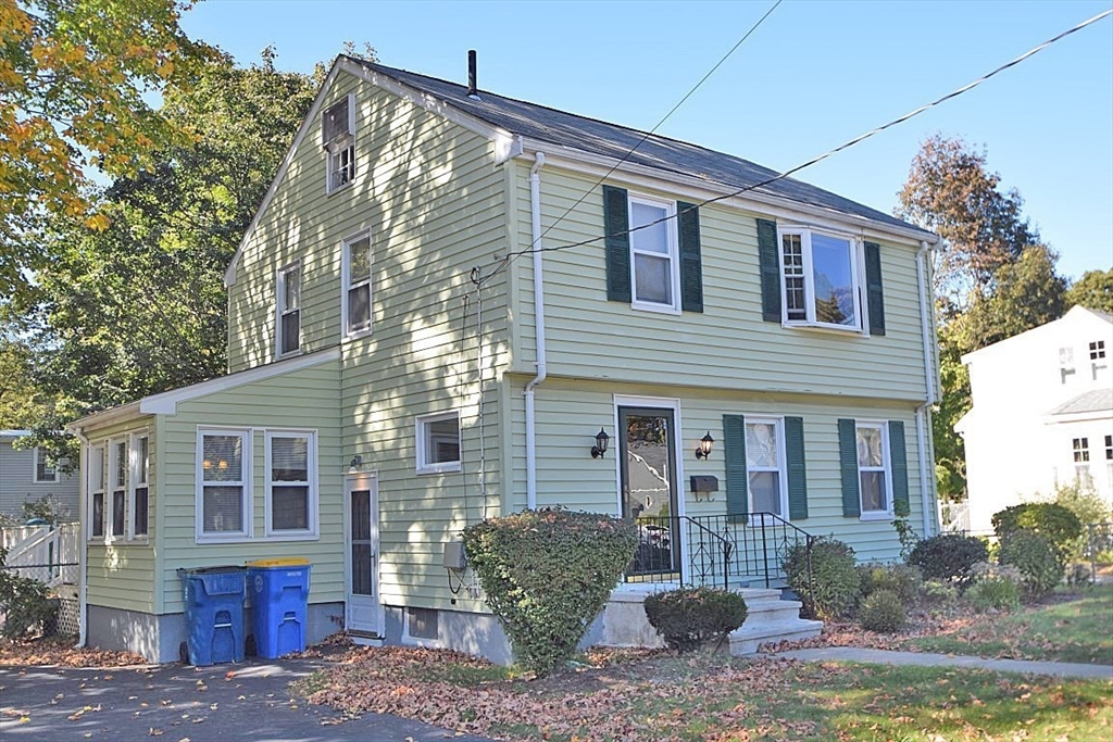 28 Silver St, Randolph, Massachusetts, 3 Bedrooms Bedrooms, 7 Rooms Rooms,1 BathroomBathrooms,Residential,For Sale,Silver St,73443025