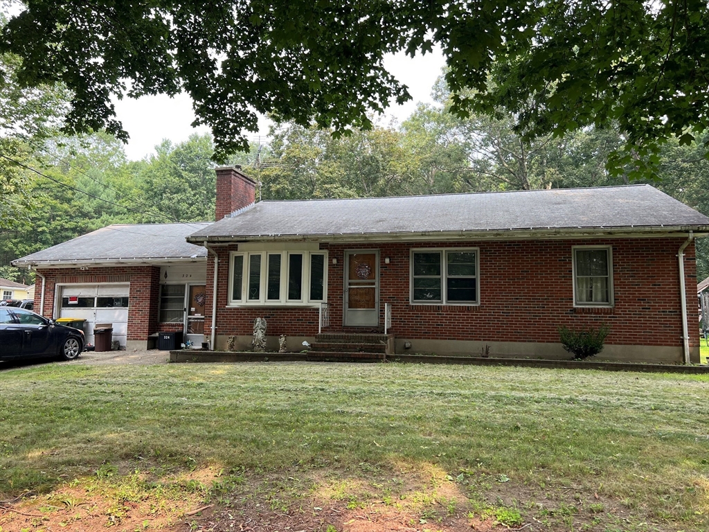 324 Pleasant St, Franklin, Massachusetts, 3 Bedrooms Bedrooms, 5 Rooms Rooms,1 BathroomBathrooms,Residential,For Sale,Pleasant St,73424186