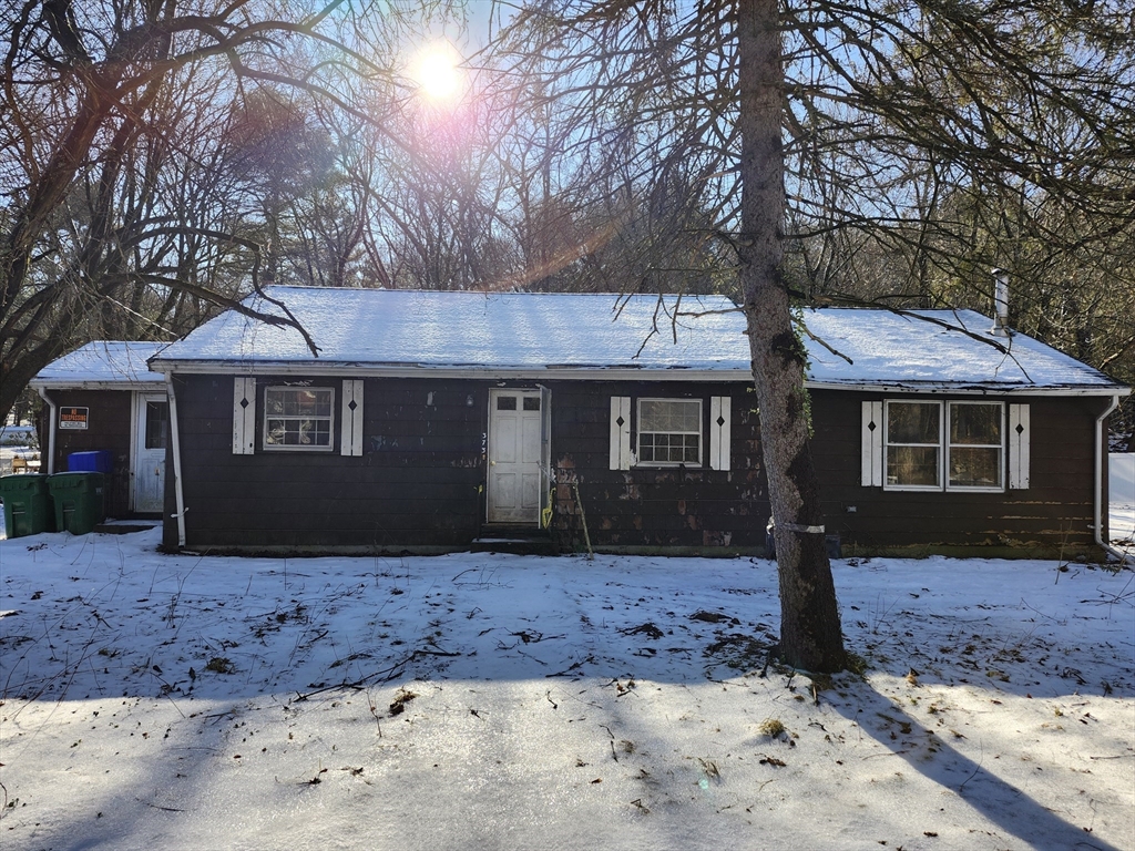 373 Eliot St, Ashland, Massachusetts, 3 Bedrooms Bedrooms, 6 Rooms Rooms,1 BathroomBathrooms,Residential,For Sale,Eliot St,73467007