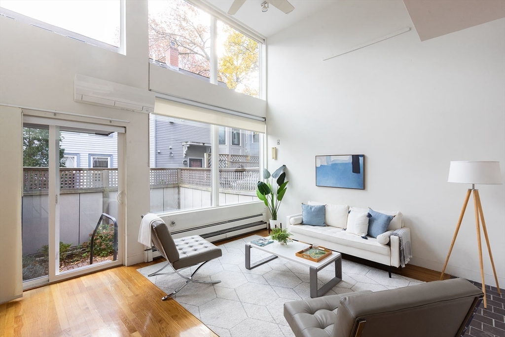 2 Ellery Square, Cambridge, Massachusetts, 4 Bedrooms Bedrooms, 7 Rooms Rooms,3 BathroomsBathrooms,Residential,For Sale,Ellery Square,73441384