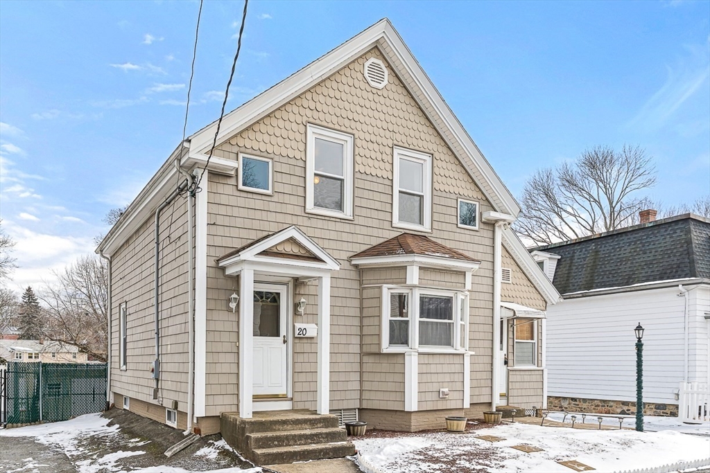 20 Pond Street, Stoneham, Massachusetts, 3 Bedrooms Bedrooms, 6 Rooms Rooms,1 BathroomBathrooms,Residential,For Sale,Pond Street,73466098