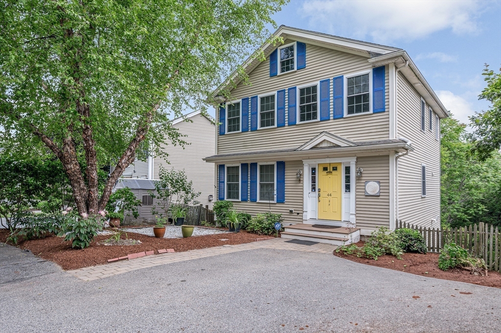 44 Sachem Street, Waltham, Massachusetts, 4 Bedrooms Bedrooms, 8 Rooms Rooms,2.5 BathroomsBathrooms,Residential,For Sale,Sachem Street,73387548
