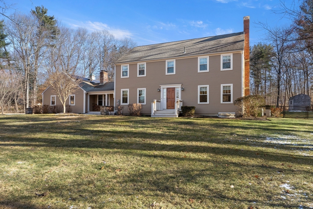 32 Alderbrook Dr, Topsfield, Massachusetts, 4 Bedrooms Bedrooms, 11 Rooms Rooms,2.5 BathroomsBathrooms,Residential,For Sale,Alderbrook Dr,73464422