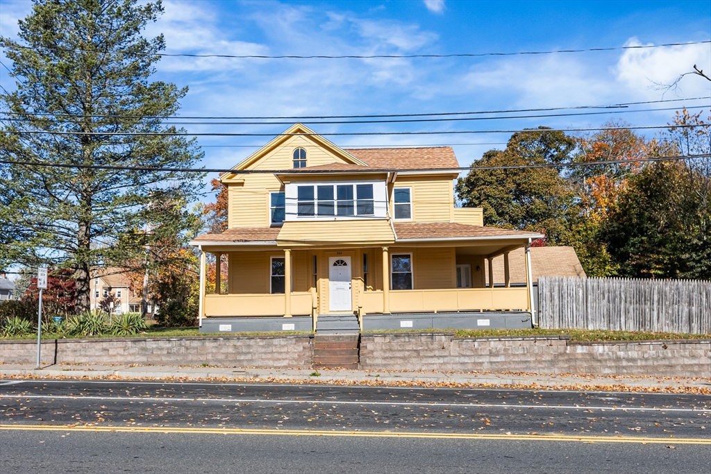 524 Westfield St, West Springfield, Massachusetts, 3 Bedrooms Bedrooms, 7 Rooms Rooms,1.5 BathroomsBathrooms,Residential,For Sale,Westfield St,73457092