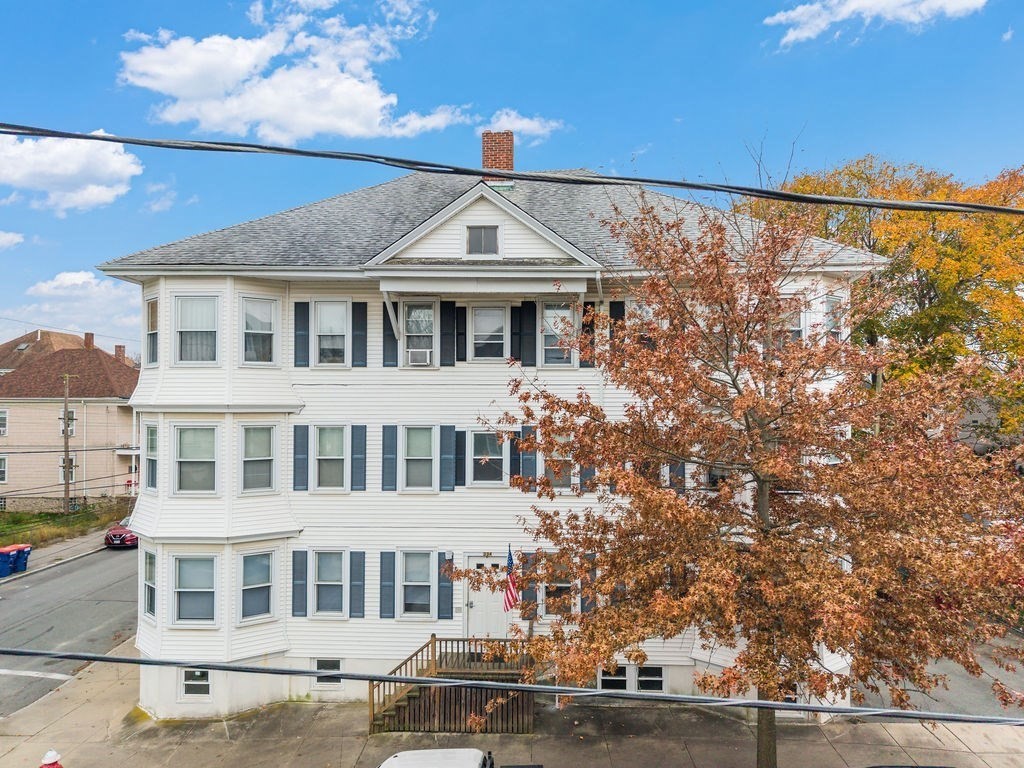 334 Earle St, New Bedford, Massachusetts, 12 Bedrooms Bedrooms, 24 Rooms Rooms,6 BathroomsBathrooms,Residential Income,For Sale,Earle St,73454844