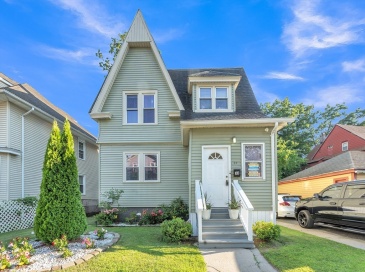 32 Clifford St, Springfield, Massachusetts, 4 Bedrooms Bedrooms, 9 Rooms Rooms,1.5 BathroomsBathrooms,Residential,For Sale,Clifford St,73400141