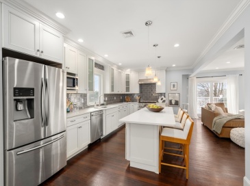 20 Manthorne Rd, Boston, Massachusetts, 4 Bedrooms Bedrooms, 9 Rooms Rooms,3.5 BathroomsBathrooms,Residential,For Sale,Manthorne Rd,73466477