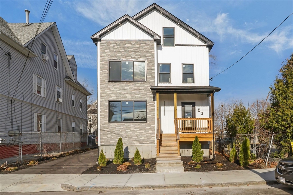 53 Comstock Av, Providence, Rhode Island, 10 Bedrooms Bedrooms, 16 Rooms Rooms,4 BathroomsBathrooms,Residential Income,For Sale,Comstock Av,73460813