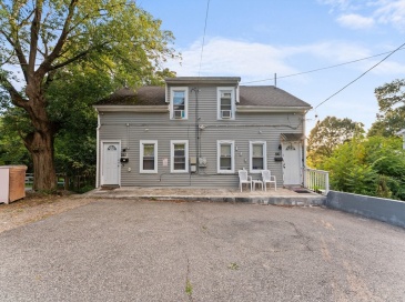 588-590 Manton, Providence, Rhode Island, 5 Bedrooms Bedrooms, 9 Rooms Rooms,2 BathroomsBathrooms,Residential Income,For Sale,Manton,73460814